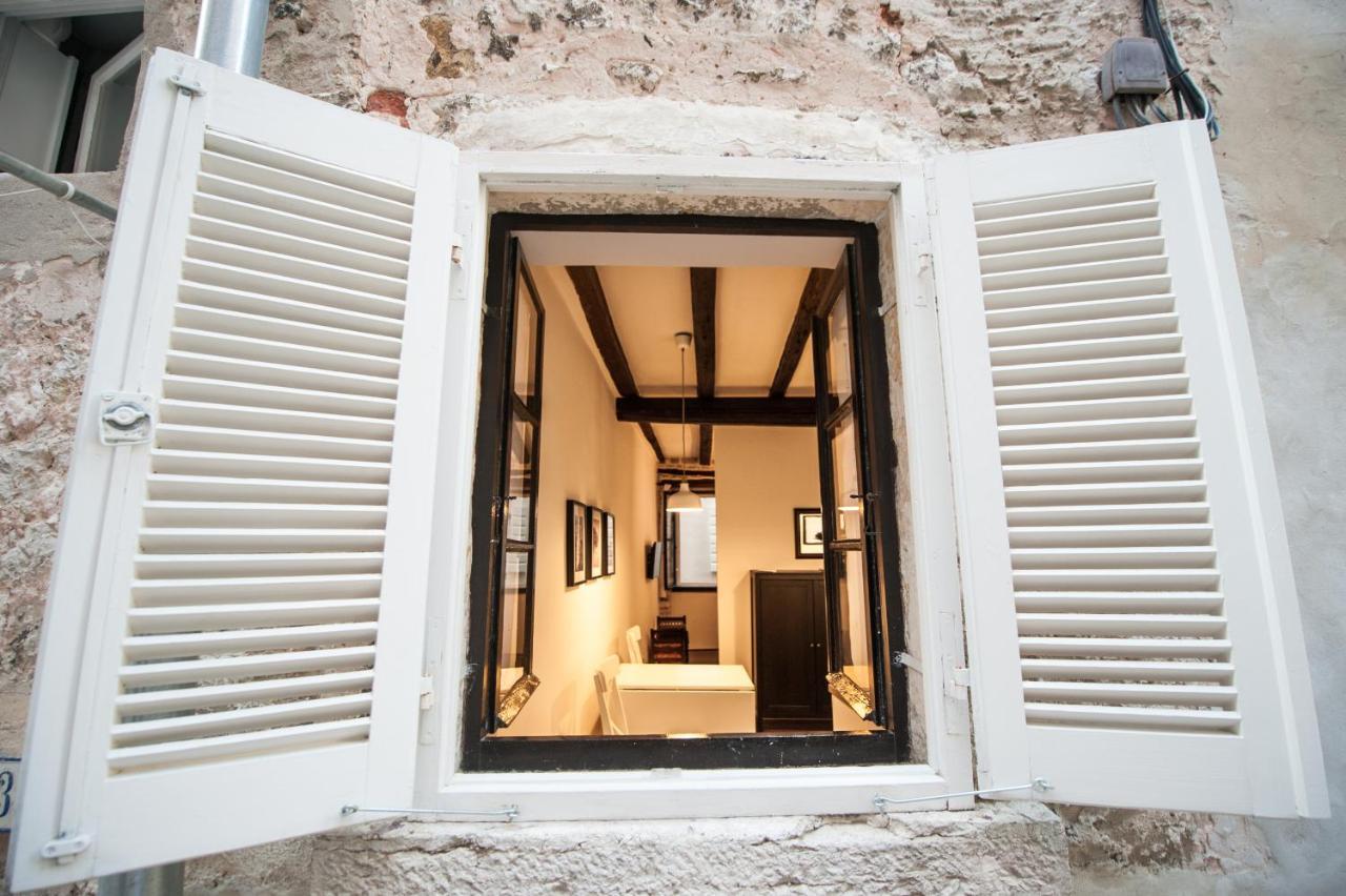 Studio Apartment Casa Di Pietra Rovigno Esterno foto